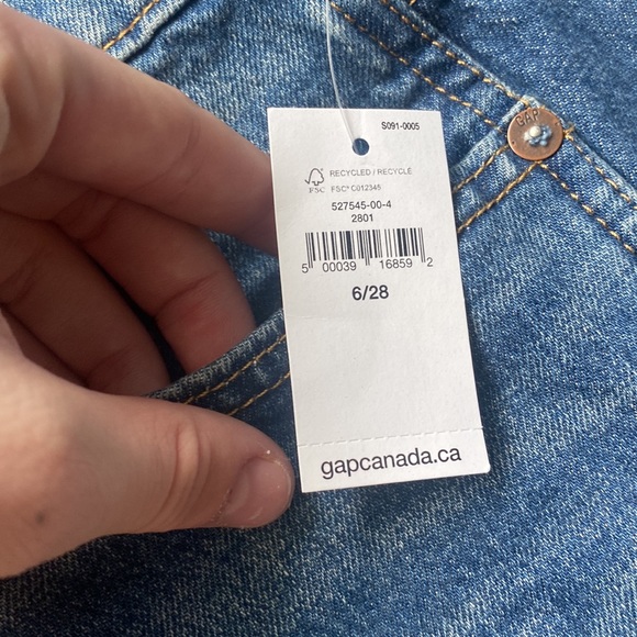 GAP Cheeky Short High Rise Jean Shorts - Picture 5 of 5